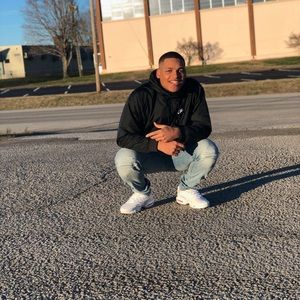 Meet your Posher, Aaron